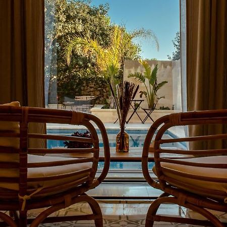 The Carob Tree Bed & Breakfast Victoria Bagian luar foto