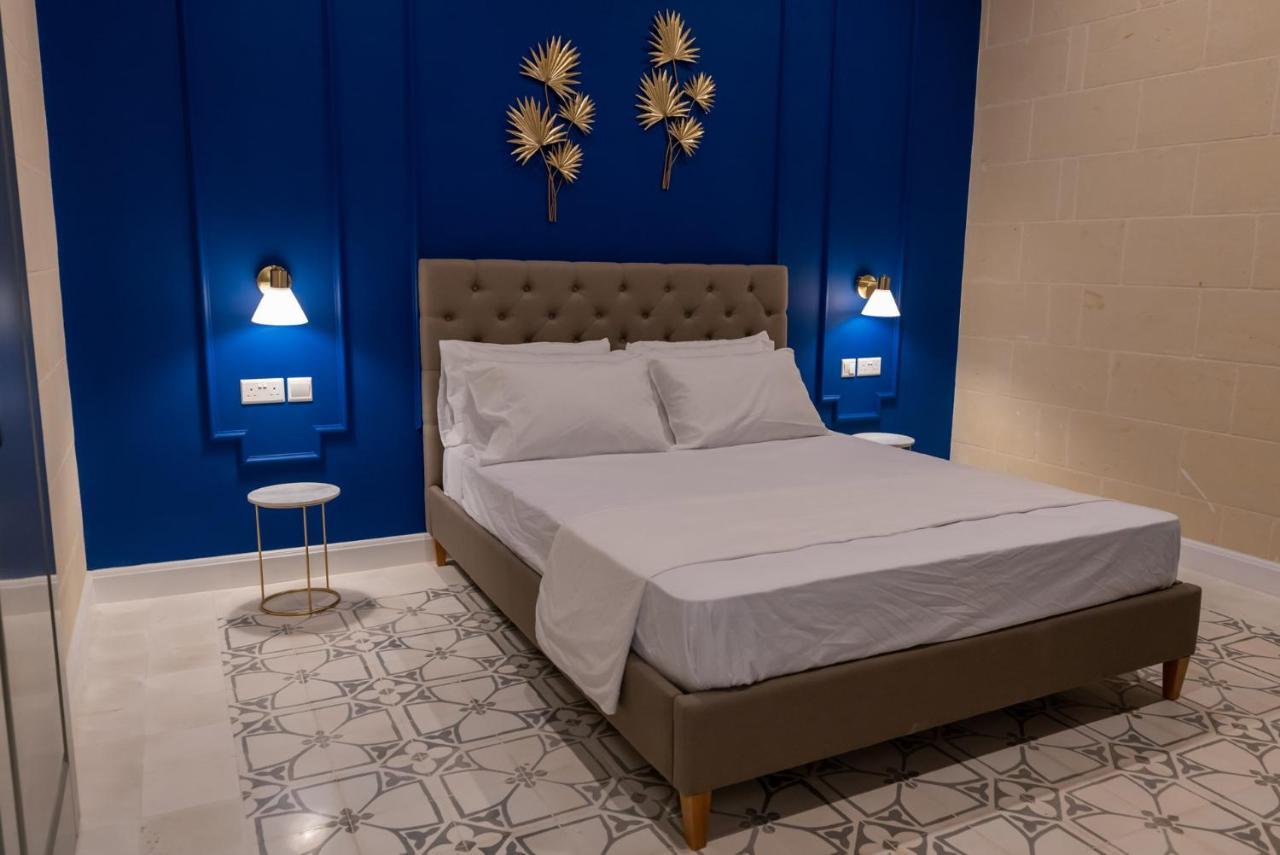 The Carob Tree Bed & Breakfast Victoria Bagian luar foto