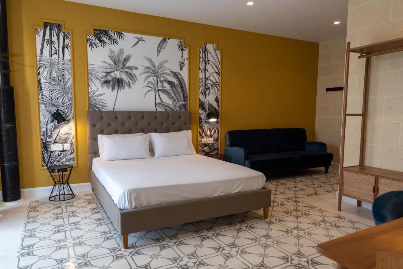 The Carob Tree Bed & Breakfast Victoria Bagian luar foto