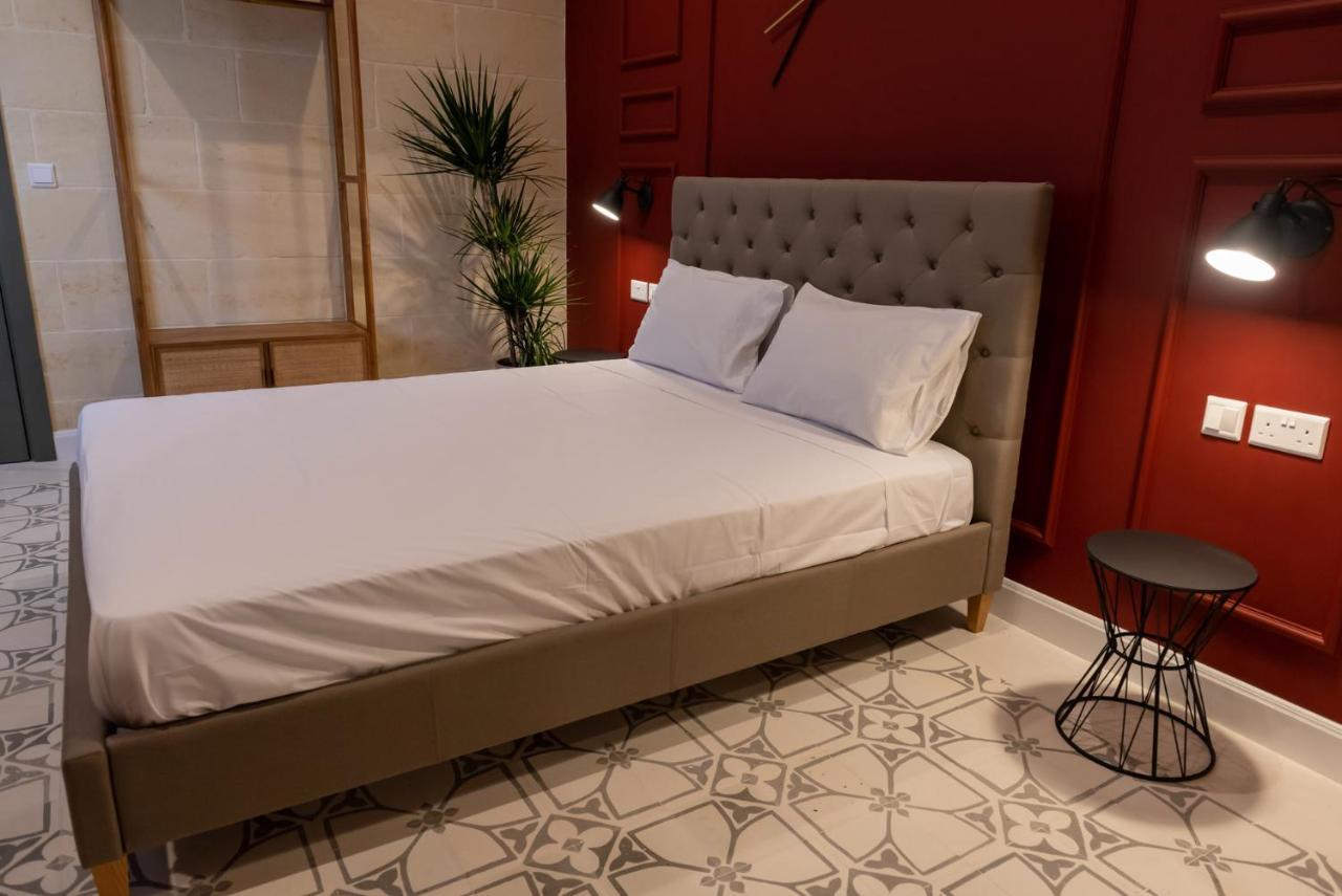 The Carob Tree Bed & Breakfast Victoria Bagian luar foto