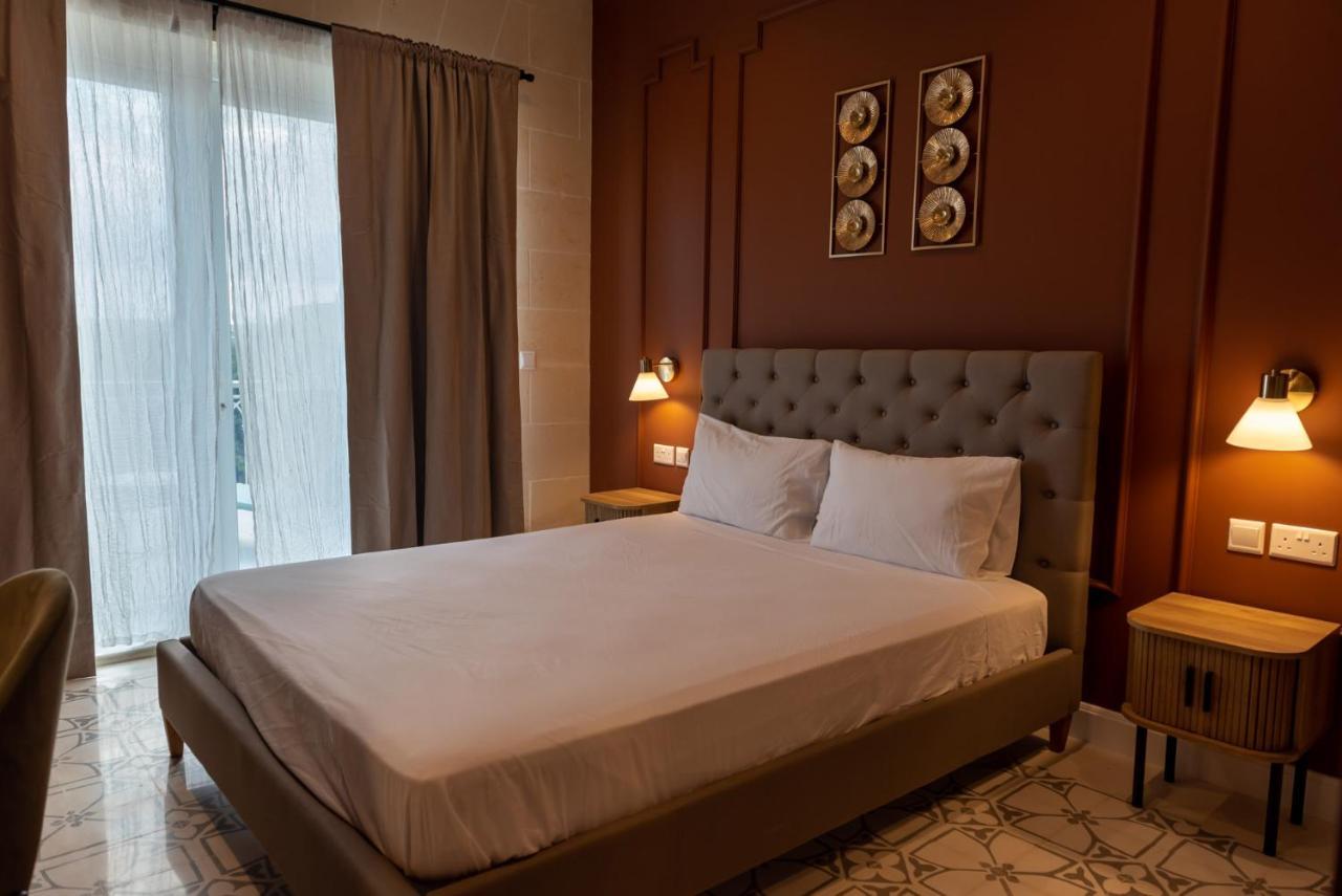 The Carob Tree Bed & Breakfast Victoria Bagian luar foto