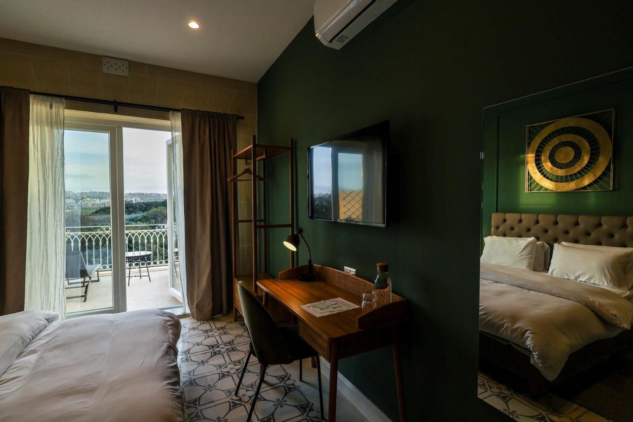 The Carob Tree Bed & Breakfast Victoria Bagian luar foto